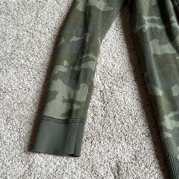 Women’s Camo Cardigam - S - Picture 3 of 6